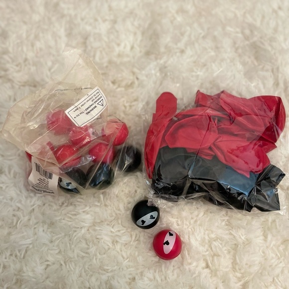 Ninja Party Supplies 12 Bouncy Balls and 24 Balloons Red Black - Picture 2 of 2